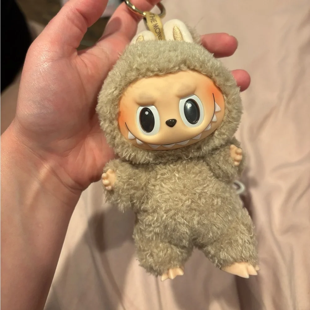 Labubu - Picture 2 of 4